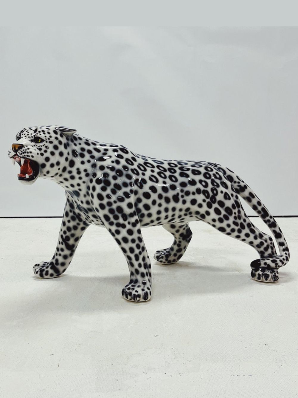 Boxer Статуэтка "Снежный Барс"