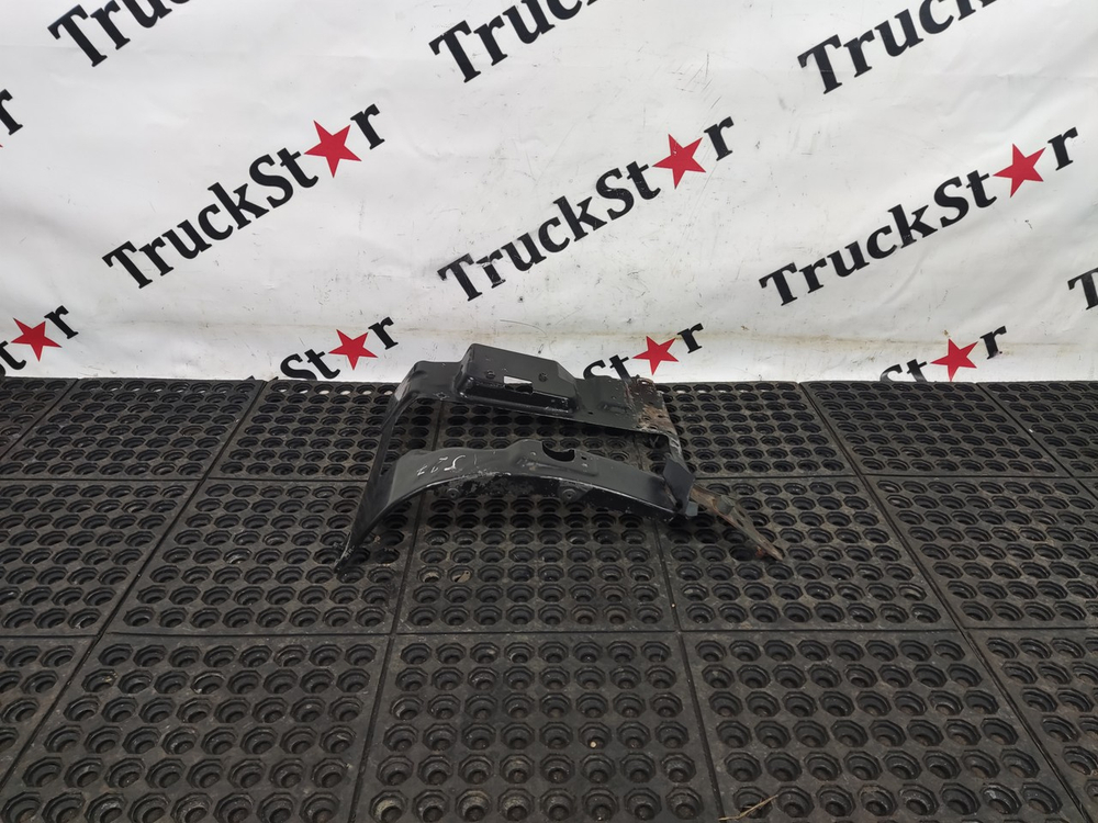 Кронштейн фары левой