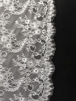 Кружево шантильи теплое белое широкое неэластичное ширина 1,5 м купон 2.9 м