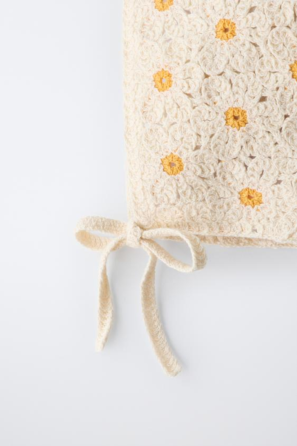 ZARA ЧЕПЧИК С МАРГАРИТКАМИ КРЮЧКОМ, ЭКРЮ