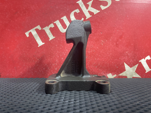 Кронштейн двигателя правый 2020г.