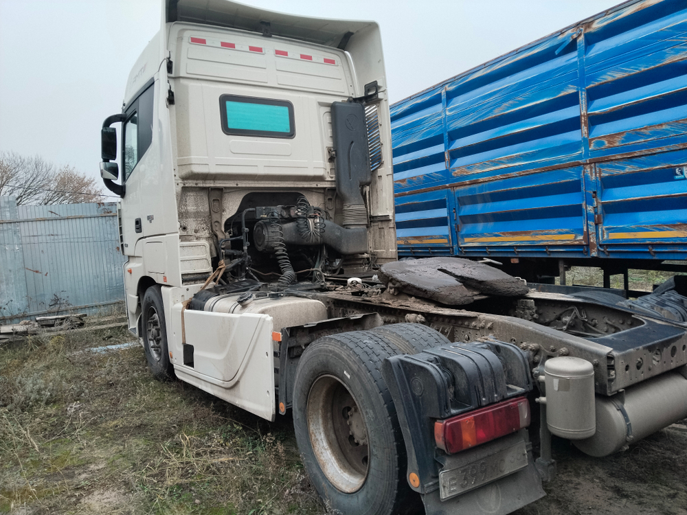 Foton AUMAN 4x2 Седельный тягач BJ4189SLFKA (Дизельный, 11,8 л, 470 л.с. АТ)