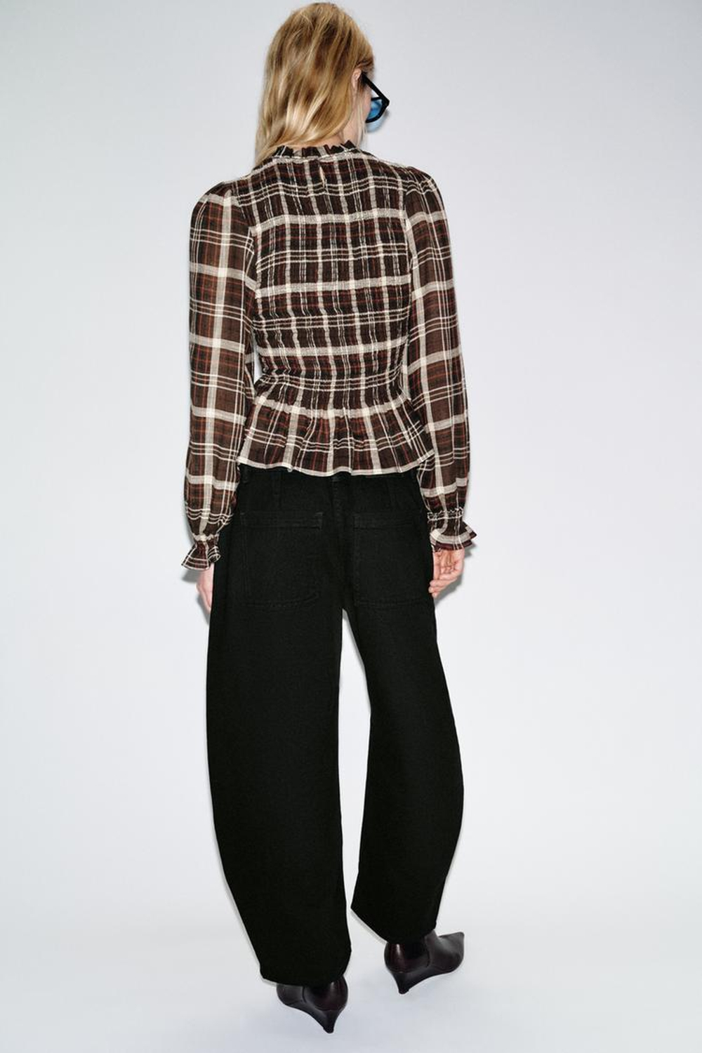 ZARA РУБАШКА В КЛЕТКУ С ЭЛАСТИЧНЫМ ЖАТЫМ УЗОРОМ, КОРИЧНЕВЫЙ/ЭКРЮ