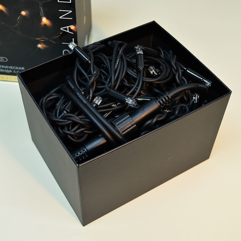 Гирлянда электрическая уличная "Бахрома" 3*0,6*0,4м, 100 LED, желтое свечение, черный ПВХ, коннектор