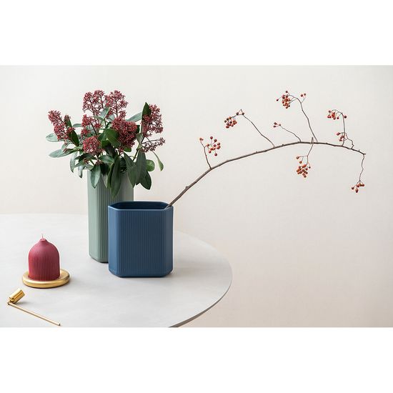 Ваза темно-синего цвета из коллекции edge, 20см