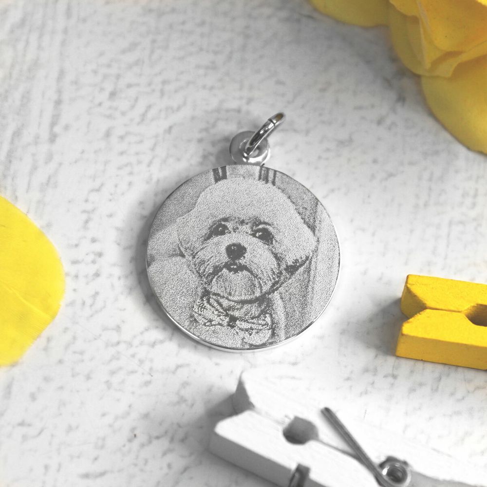 Кулон из серебра с гравировкой фото на заказ