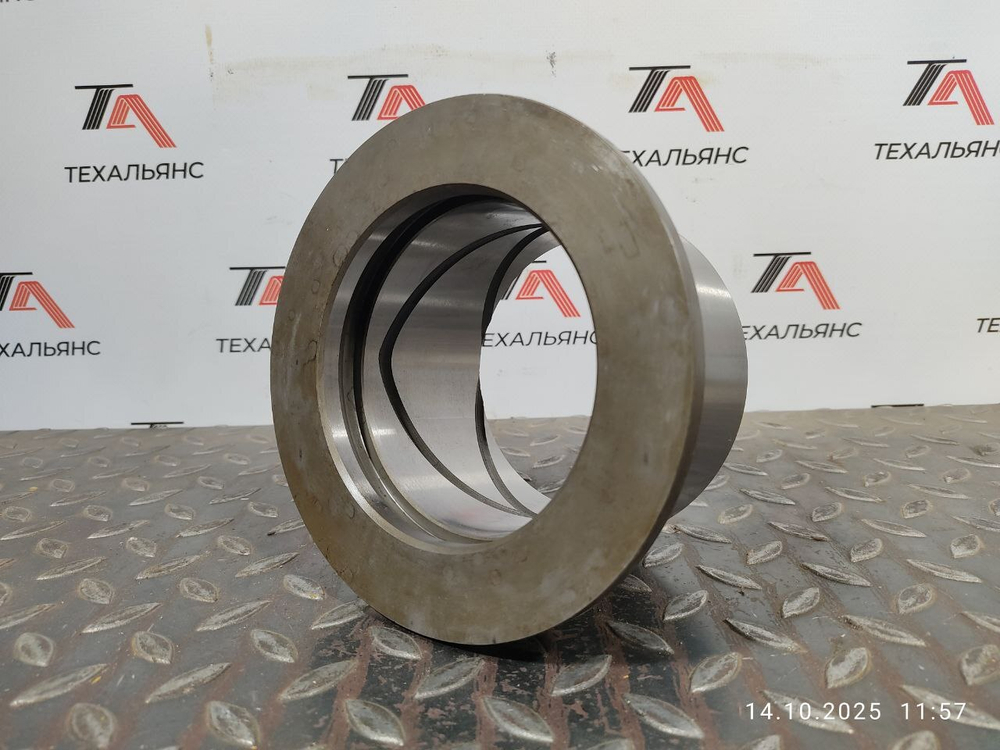 Втулка 17M-50-24161