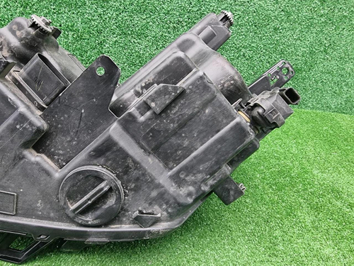 Фара правая Geely Coolray (2019-2024) LED