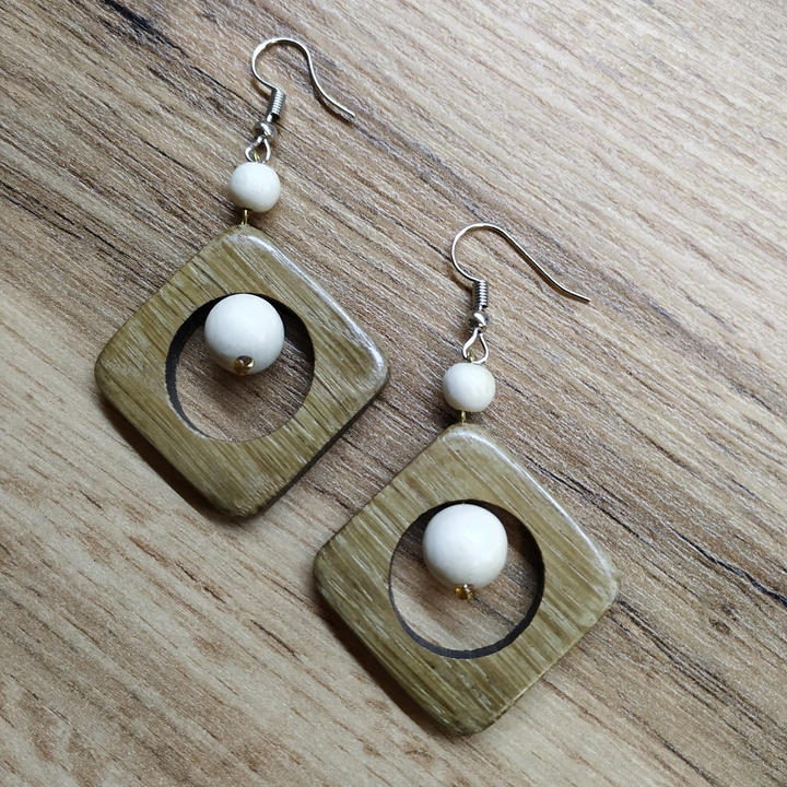 Серьги Салют, дерево, цвет бежевый, молочный, 40x50 мм