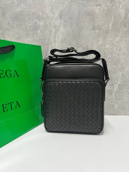Сумка мужская кожаная Bottega Veneta через плечо