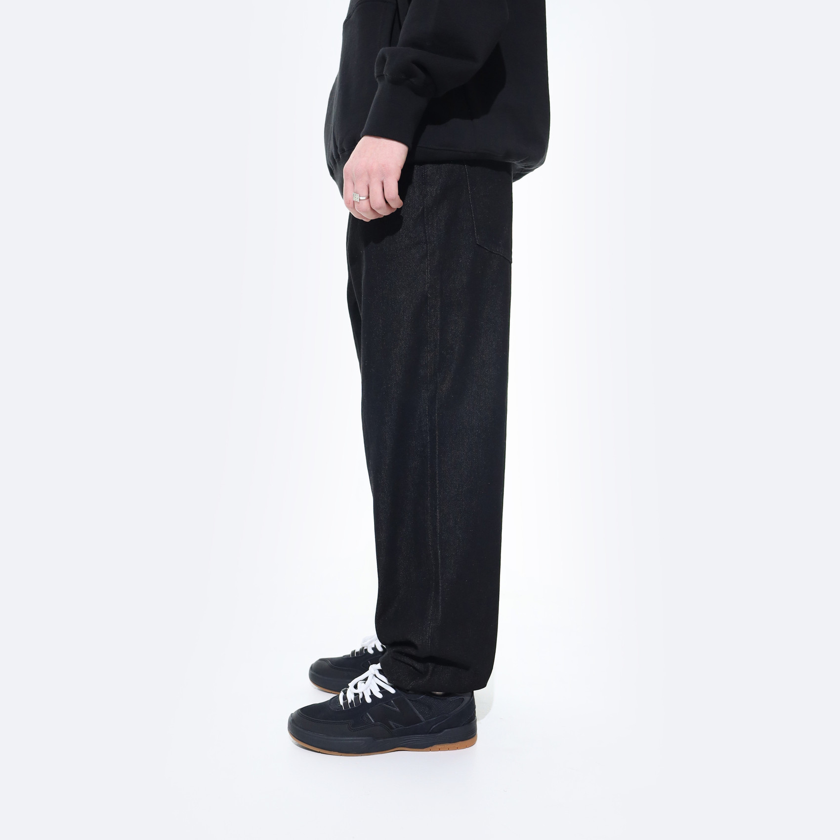 Джинсы Magamaev Bigger M jeans (ultra black) артикул: - купить в магазине Дайс