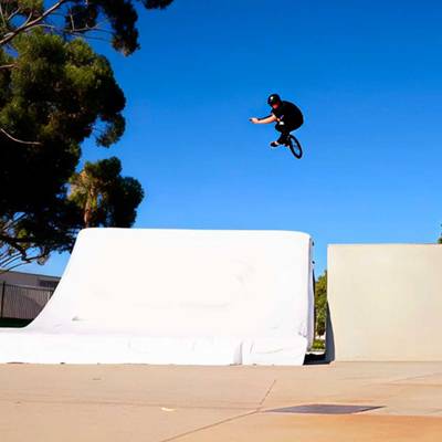 Надувная подушка «FlyBag» для байк-трюков и прыжков, 5,6×4,6×2,5 м