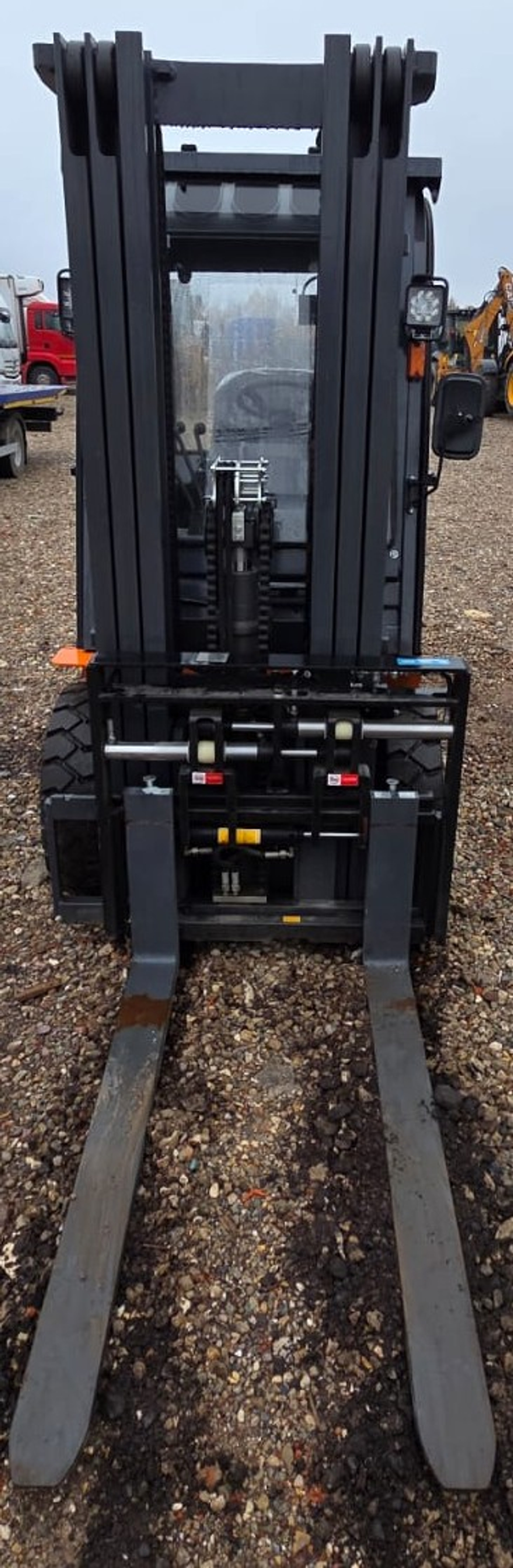 Lonking LG* Вилочный погрузчик LG20DT	(Дизельный, 2,7 л, 48 л.с., АТ)