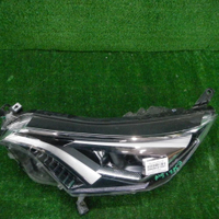 Фара левая Toyota Rav 4 CA40 (2015-2019) LED