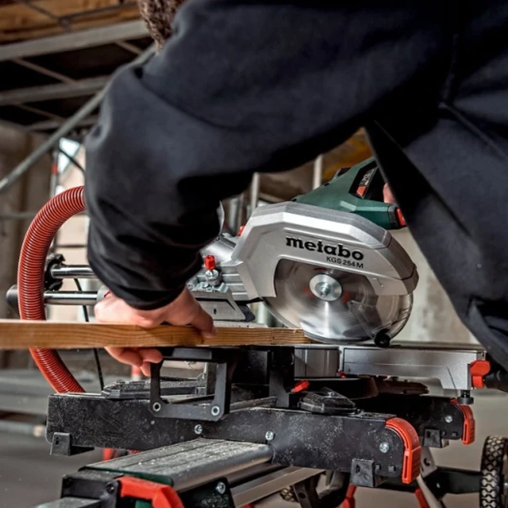 Metabo KGS 254 M пила торцовочная 613254000
