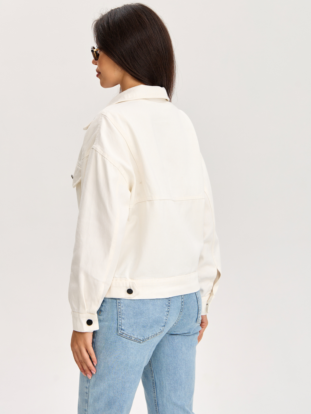 Джинсовая куртка женская белая