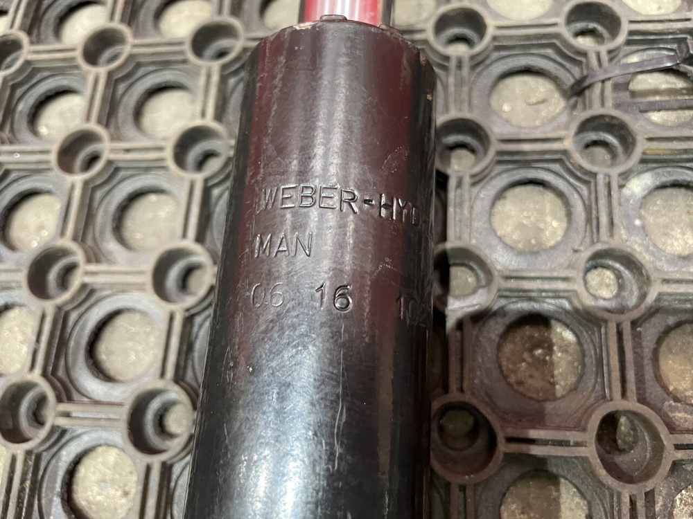 Цилиндр подъема кабины