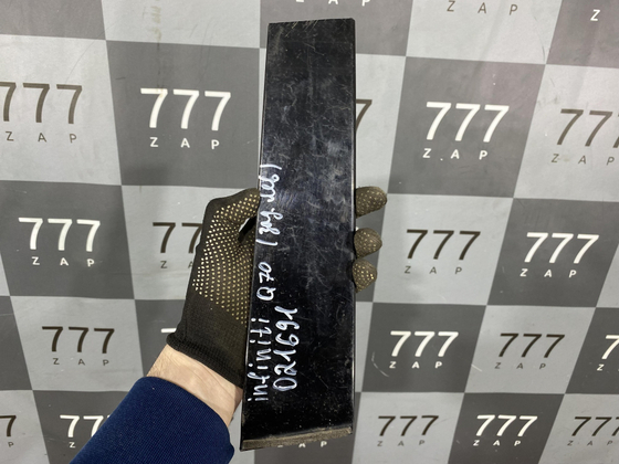 Накладка двери задней левой Infiniti M / Q70 (Y51)  Б/У Оригинал 822d31ma0a