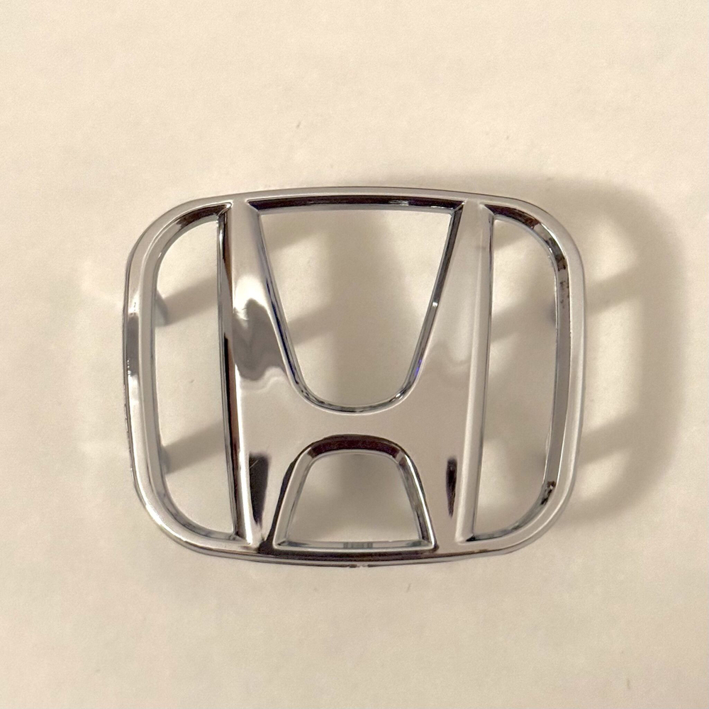 Эмблема на руль Mazda черная / шильдик на руль Мазда черная 59 мм