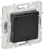 SKANDY Розетка 1-местная с заземлением с защитными шторками и крышкой 16А IP44 SK-R11Bl черный IEK