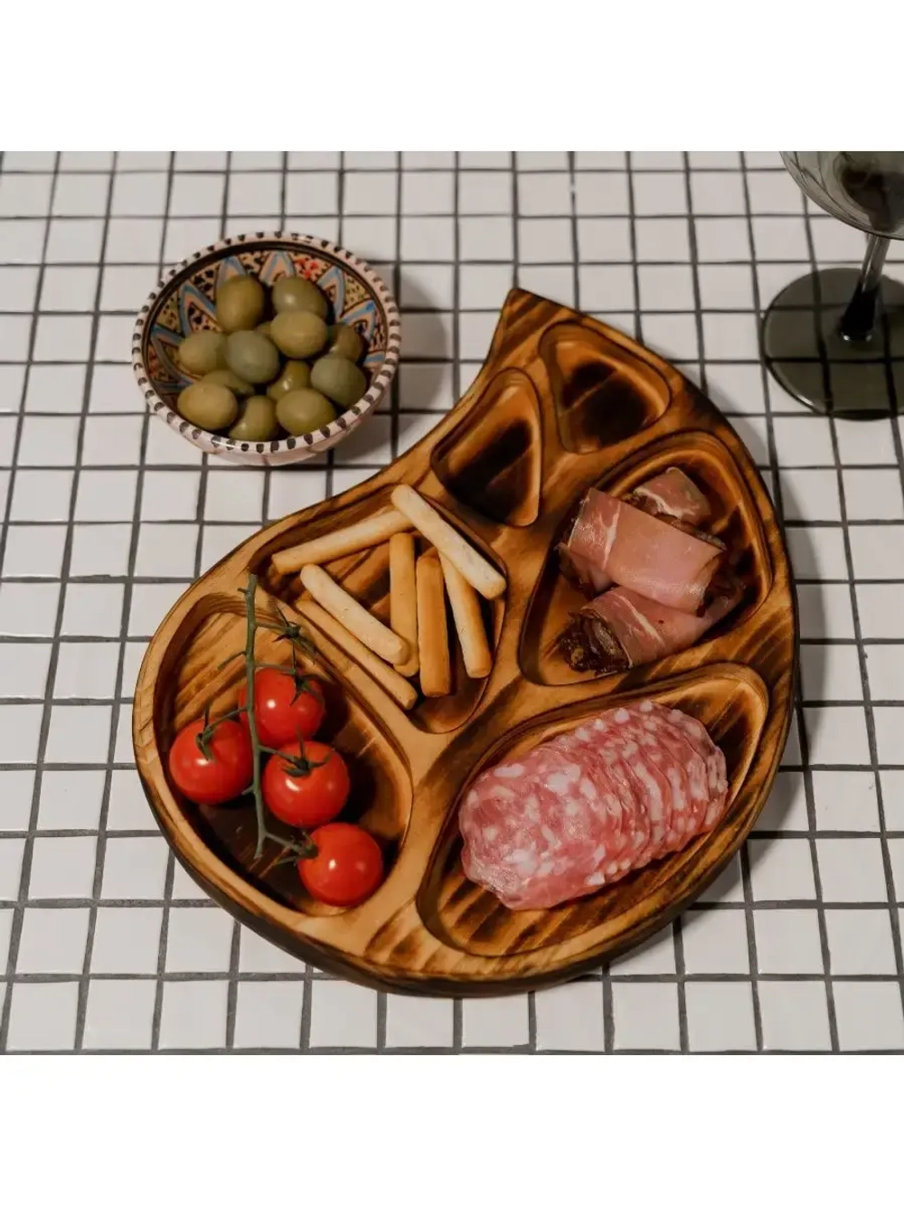 Деревянная менажница "Лист" из кедра