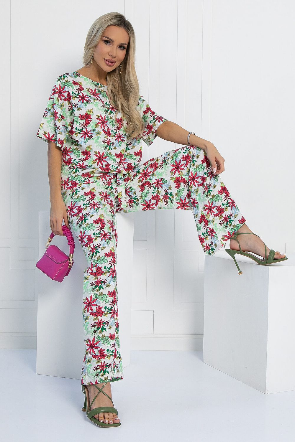 Костюм Летняя прогулка (белый) К12968-8М LT Collection