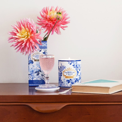 Свеча ароматическая в подарочной коробке Castelbel Porto Portus Cale Gold&Blue