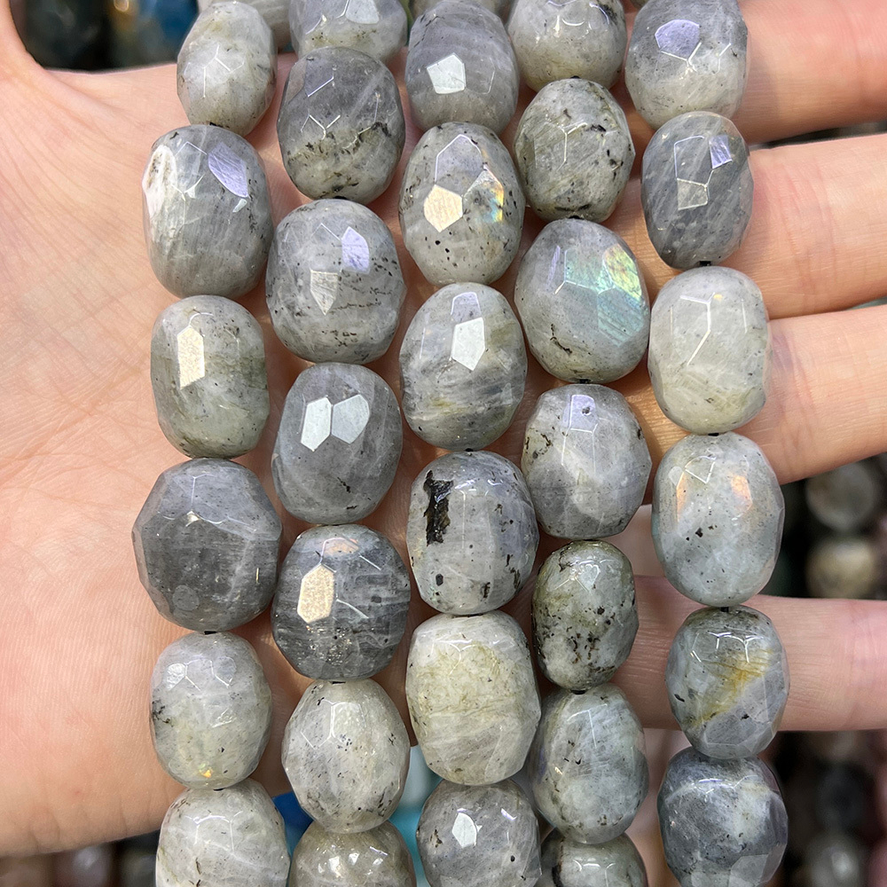 Лабрадор бусины 13-15х18-20 мм, мелкая грань, нитка 38 см