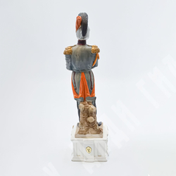 [Коллекционная статуэтка] Драгун. Фарфоровая статуэтка из серии "Армия Наполеона"  Фарфор, роспись.