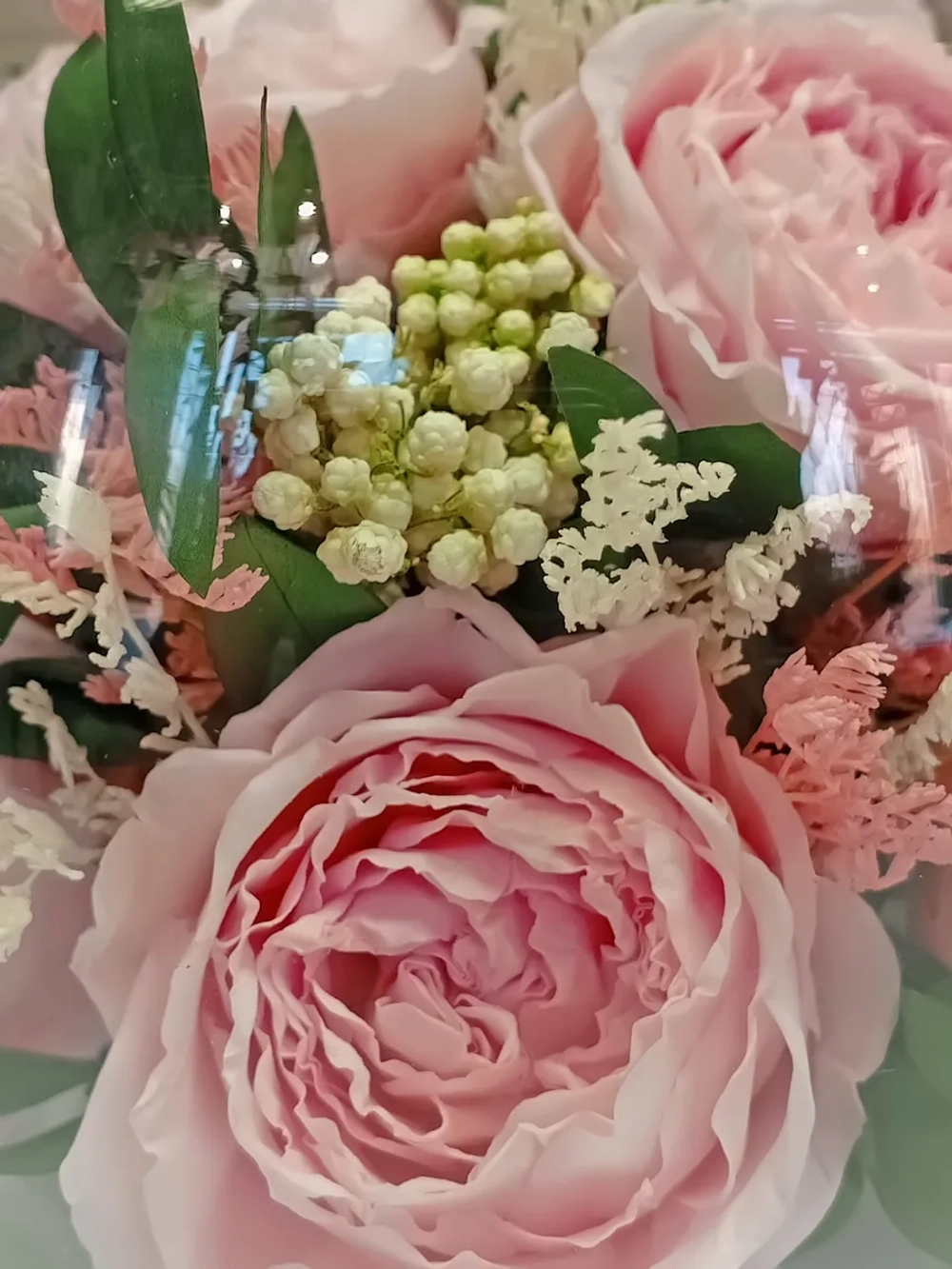 натуральные пионы в стекле, вакуум