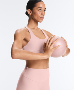 Oysho Спортивный бюстгальтер с бретелями на спине, нежно-розовый