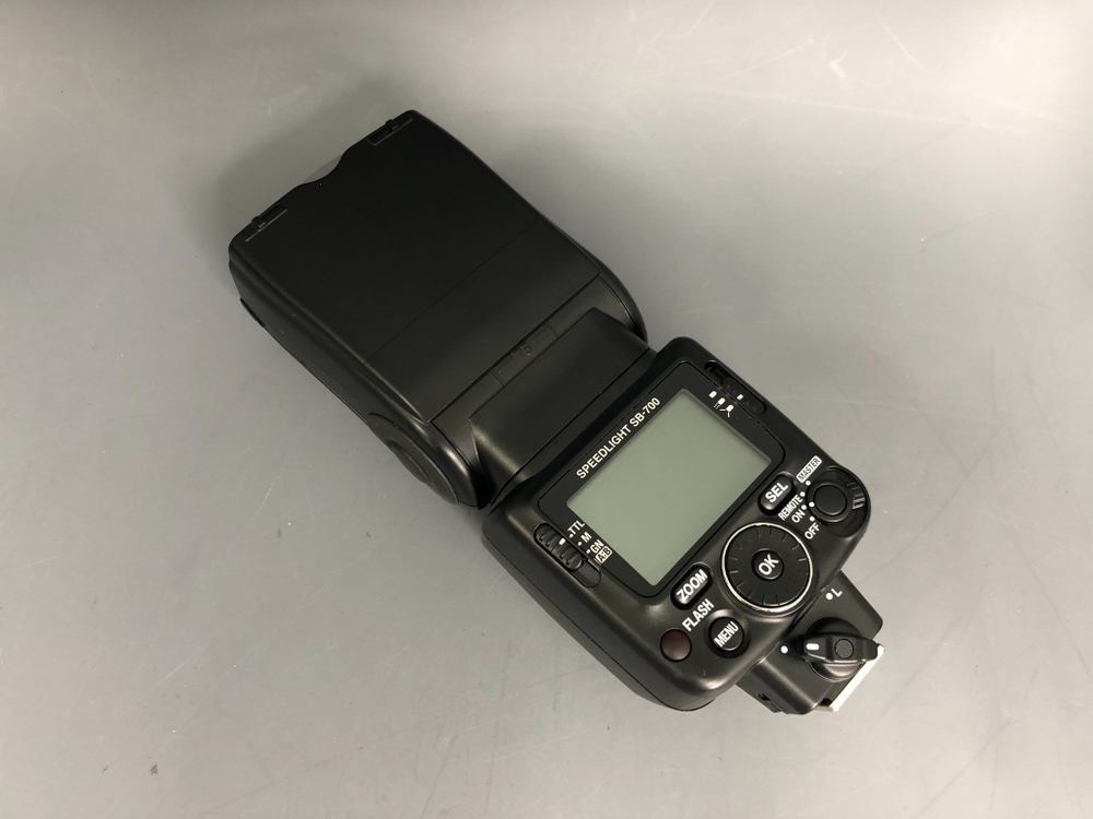 Nikon Speedlight SB-700