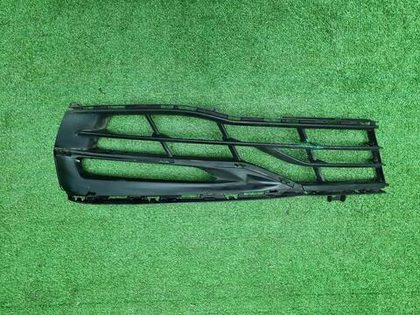 Накладка ПТФ левая BMW 6er G32 (2017-2020)