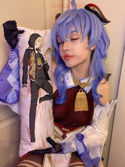 Мини дакимакура Юрий Плисецкий из Юри на льду арт. M0257, 60х20 см