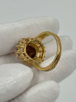 Кольцо с коричневым кристаллом