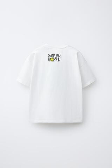ZARA ФУТБОЛКА С ПРИНТОМ SMILEYWORLD ®, БЕЛЫЙ