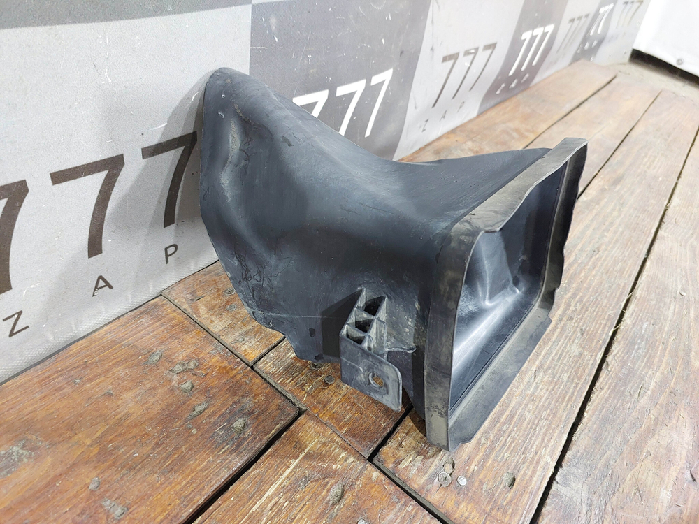 Воздуховод радиатора правый BMW 1-Series (F20)  Б/У Оригинал 51748064276