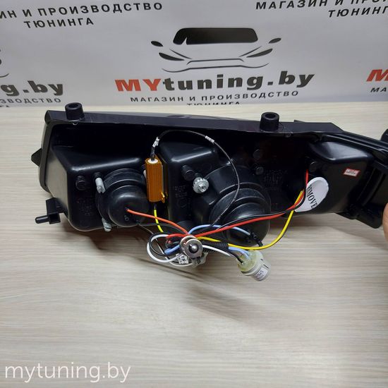 Передние фары VW Passat B5 daylight black