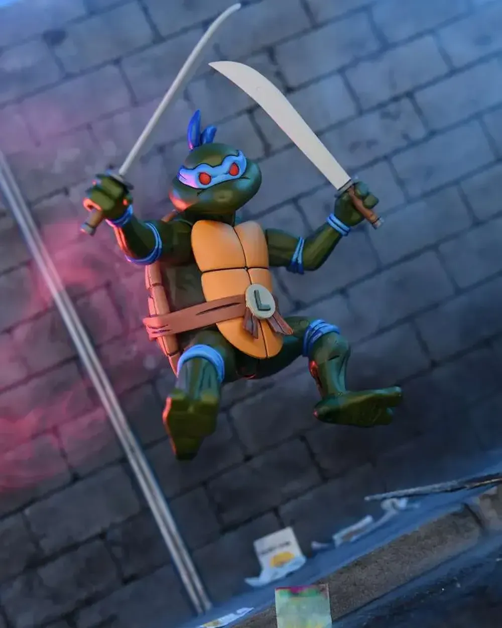 Фигурка Neca Teenage Mutant Ninja Turtles Cartoon Ultimate Leonardo VHS