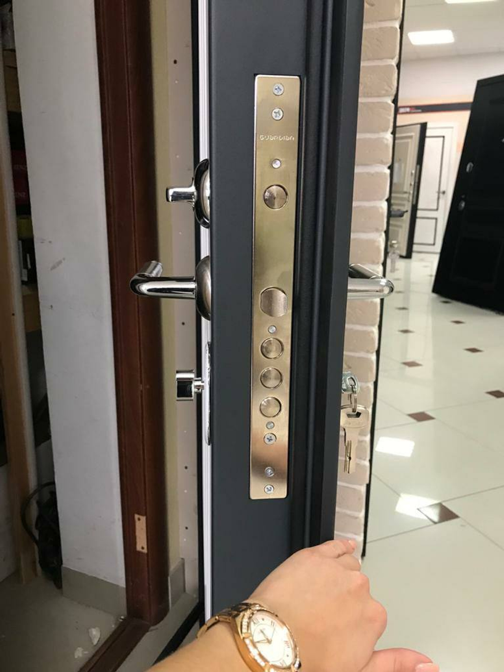 Металлическая дверь VenMar «Неаполь 7016»