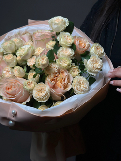 Сборный букет «Персиковое облако»