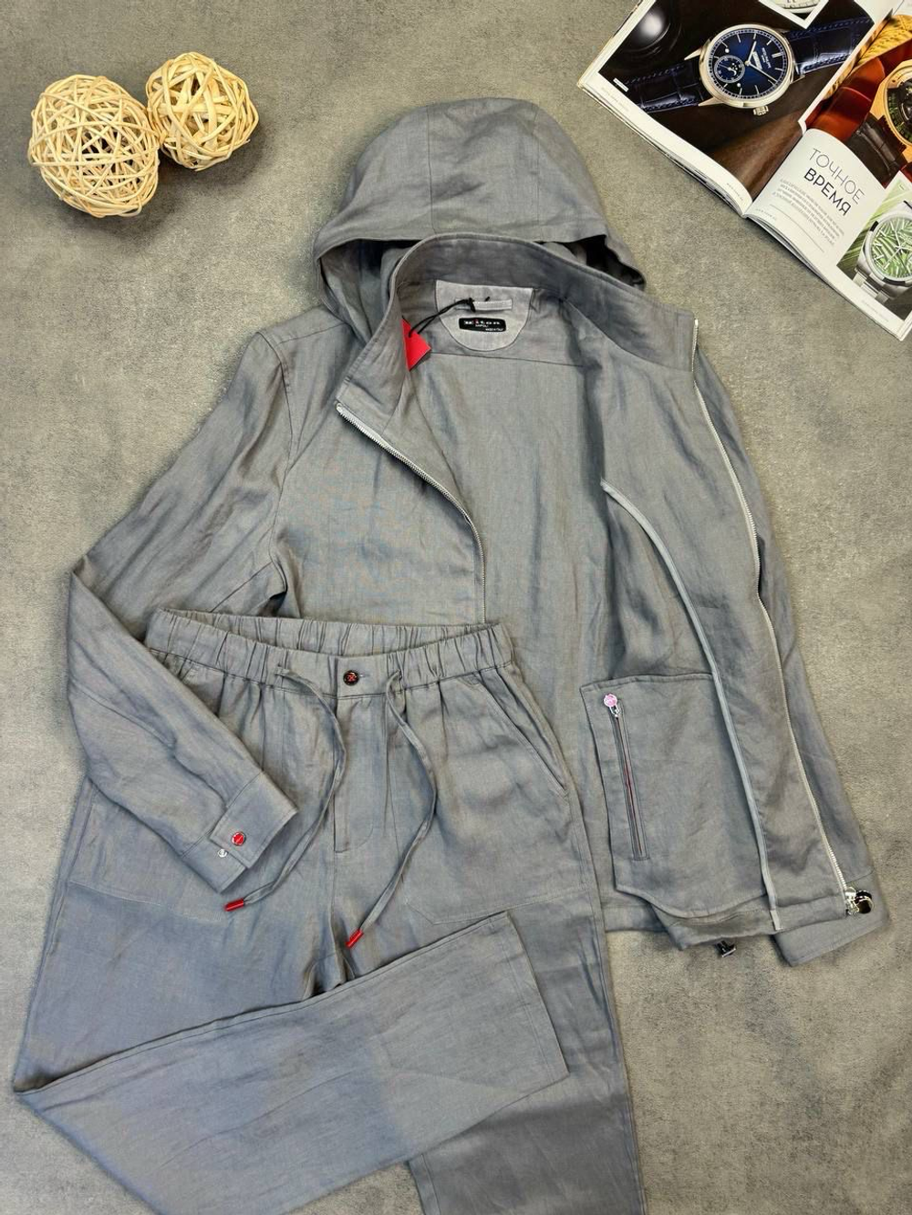 Костюм льняной Kiton