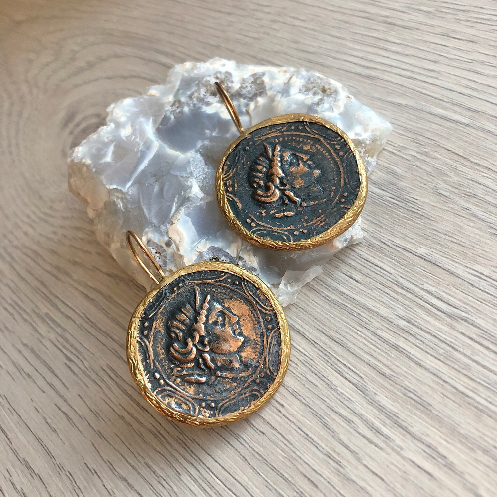 Серьги монеты на петле