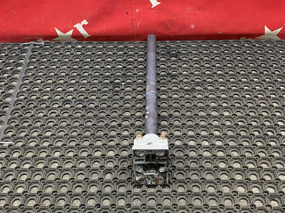 Кронштейн крыла заднего в сборе 2018г