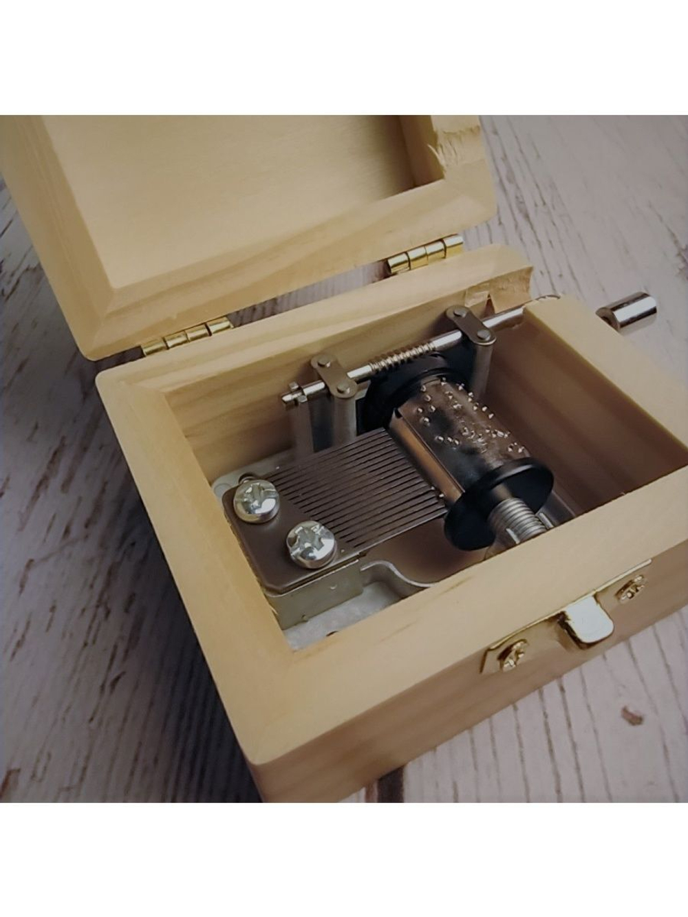 Музыкальная деревянная шкатулка Music Box