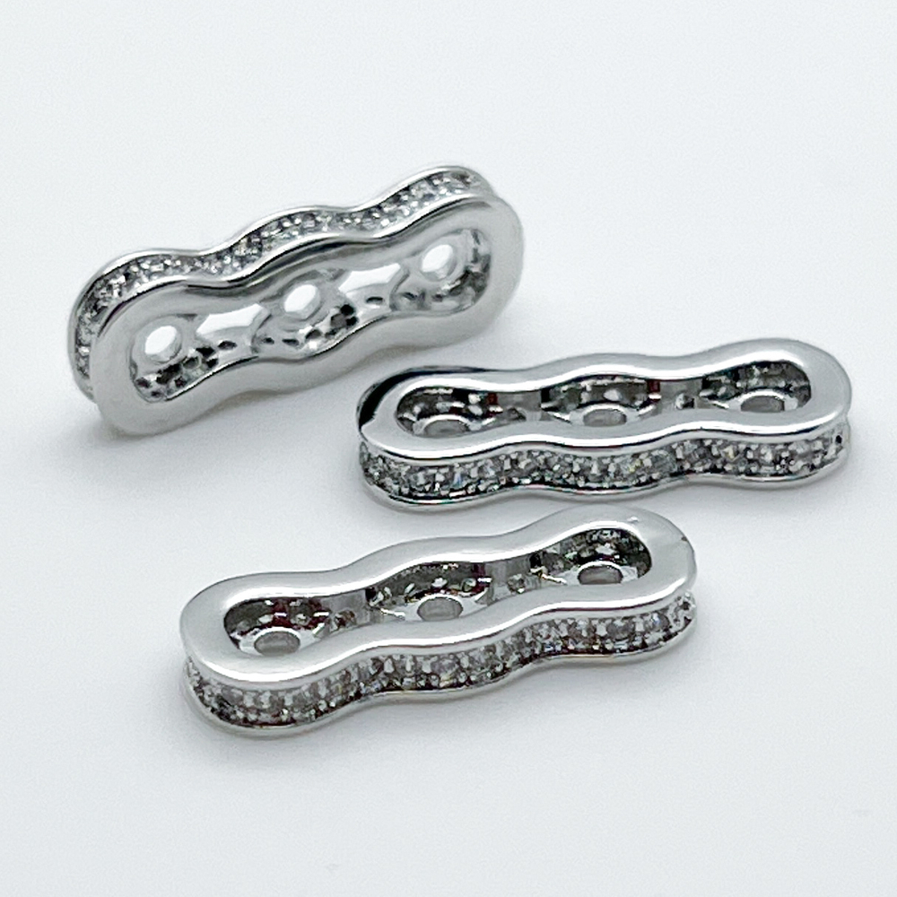 Коннектор-разделитель на 3 нити, цвет серебро, фианиты, размер 18*7 мм, цена за 1 шт