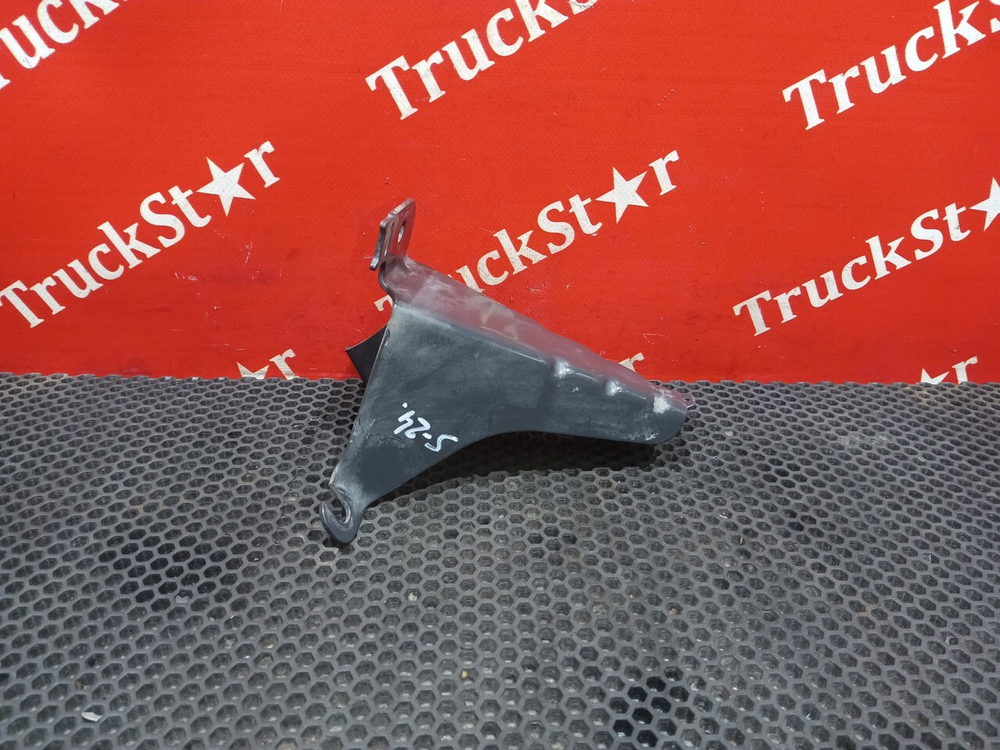 Кронштейн угла бампера левый 2021г.