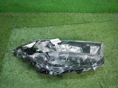 Битая Фара правая Toyota RAV4 5 XA50 (2018-н.в.) LED