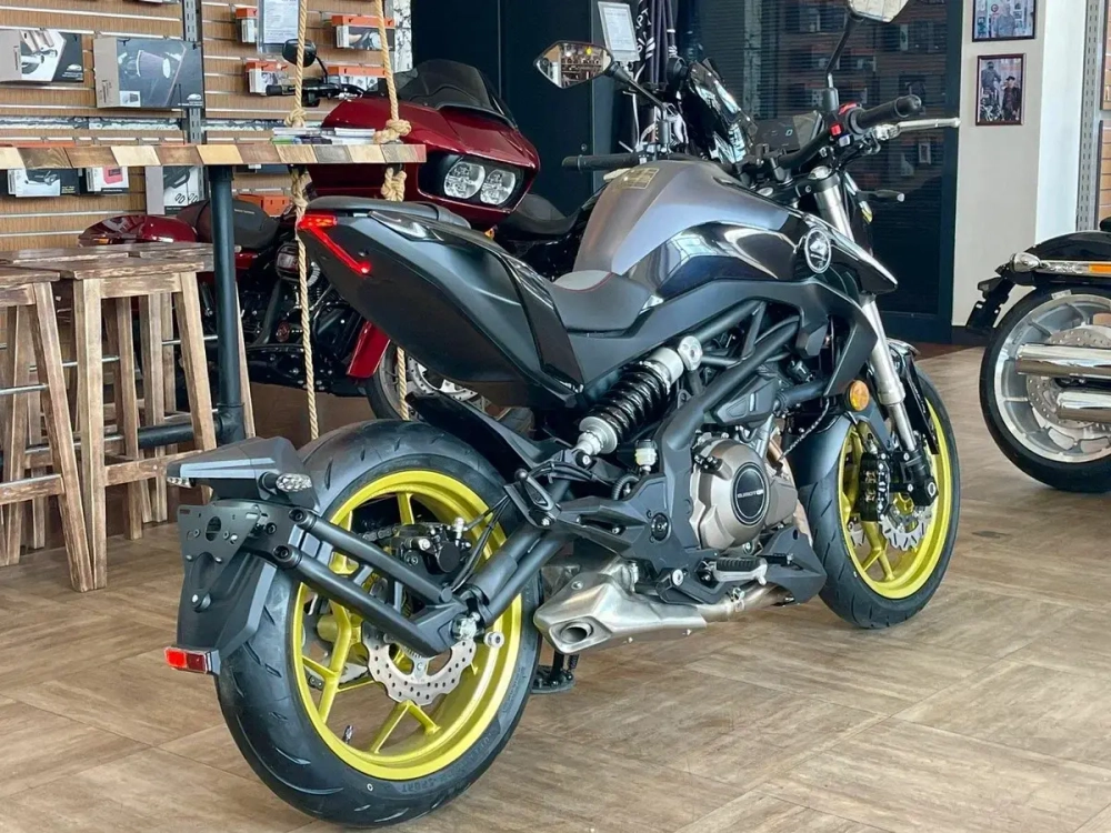 QJMOTOR SRK 400