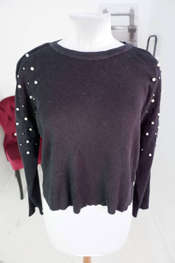 Джемпер Stradivarius с бусинами, маркировка S, визуально на 46 размер